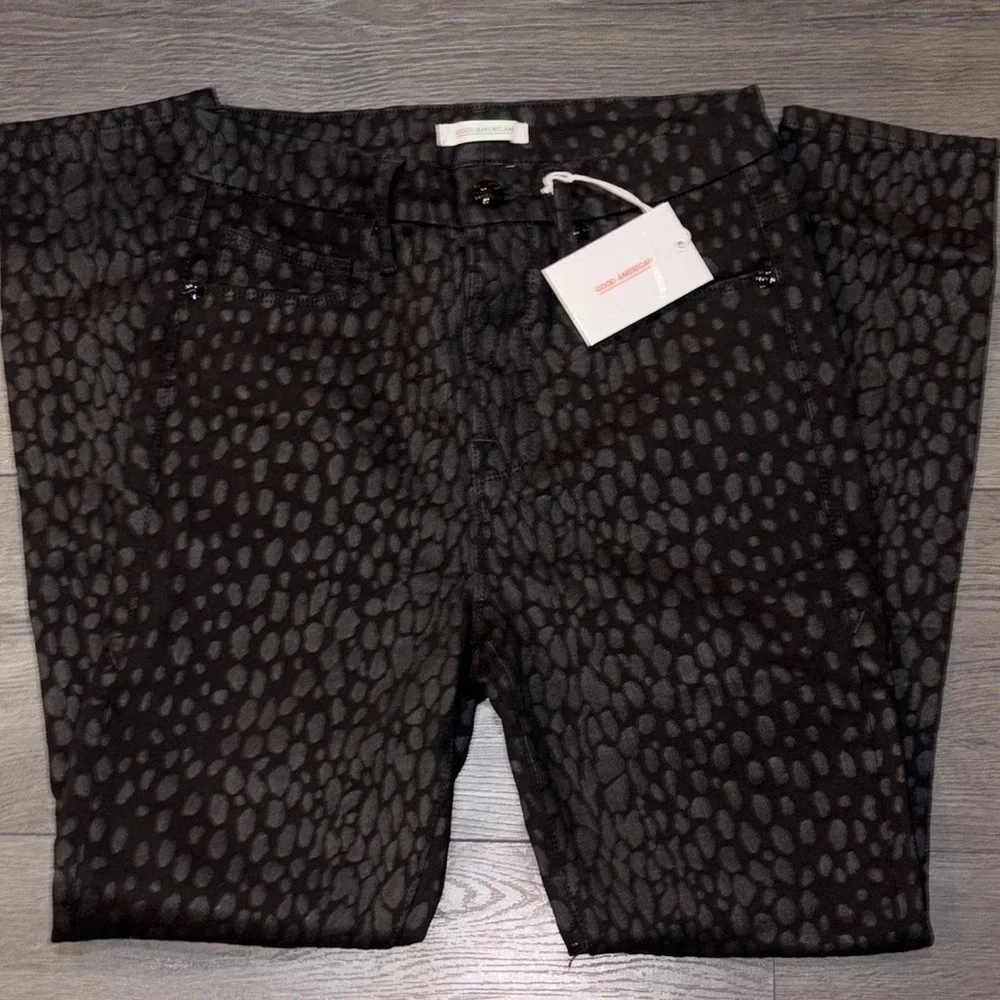 Good American Good Legs Crop Animal Print Jean Size 27 / 4 Black STRETCH! - Picture 6 of 15